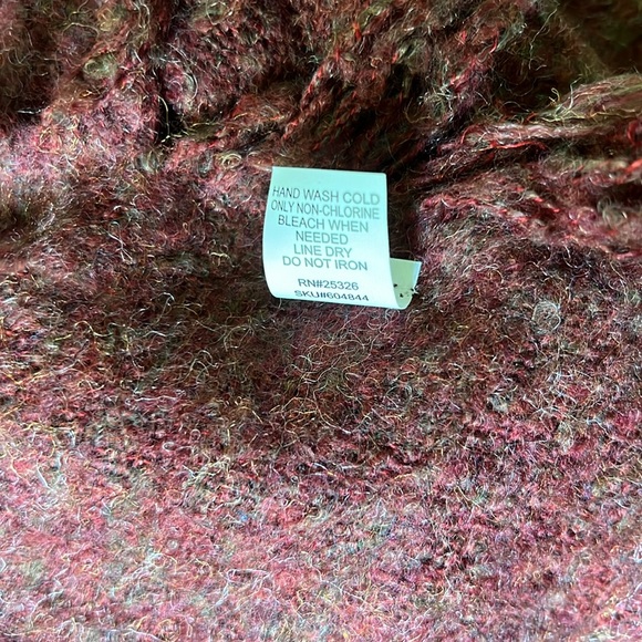 Poncho - Picture 6 of 6